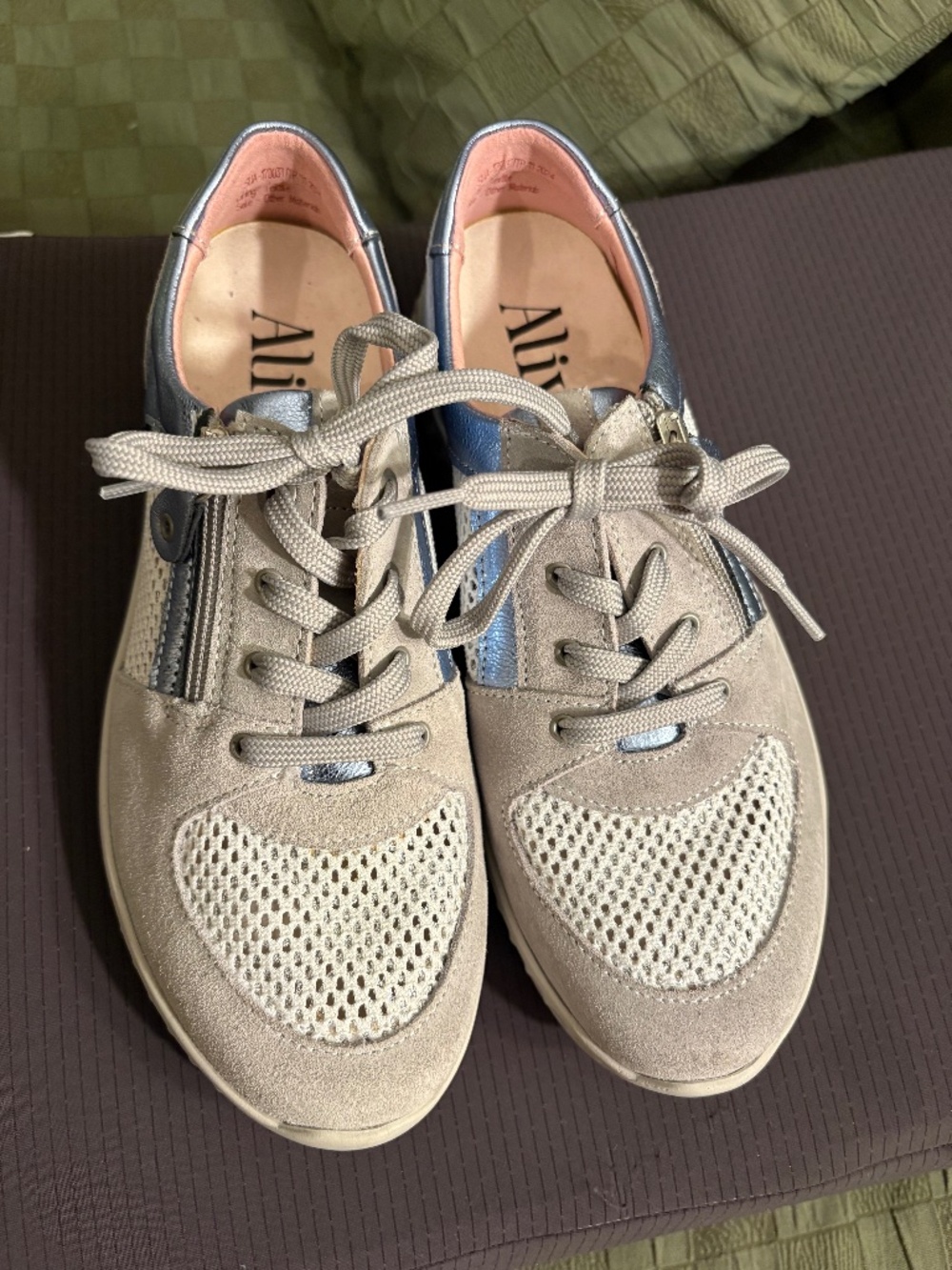 Alivio Low Top Sneakers